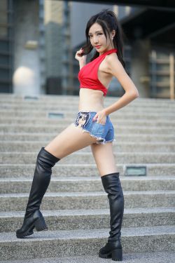 何超莲评论周扬青