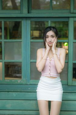 偷窥娇妻被朋友玩3p
